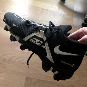 Nike football cleats SIZE 9 sell fast
